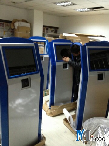 我公司成功交付連云港東?？h公安局觸摸查詢機19套